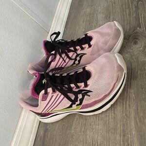 Saucony Women's Kinvara 12 Running Shoe Fairytale/Razzle Size 9